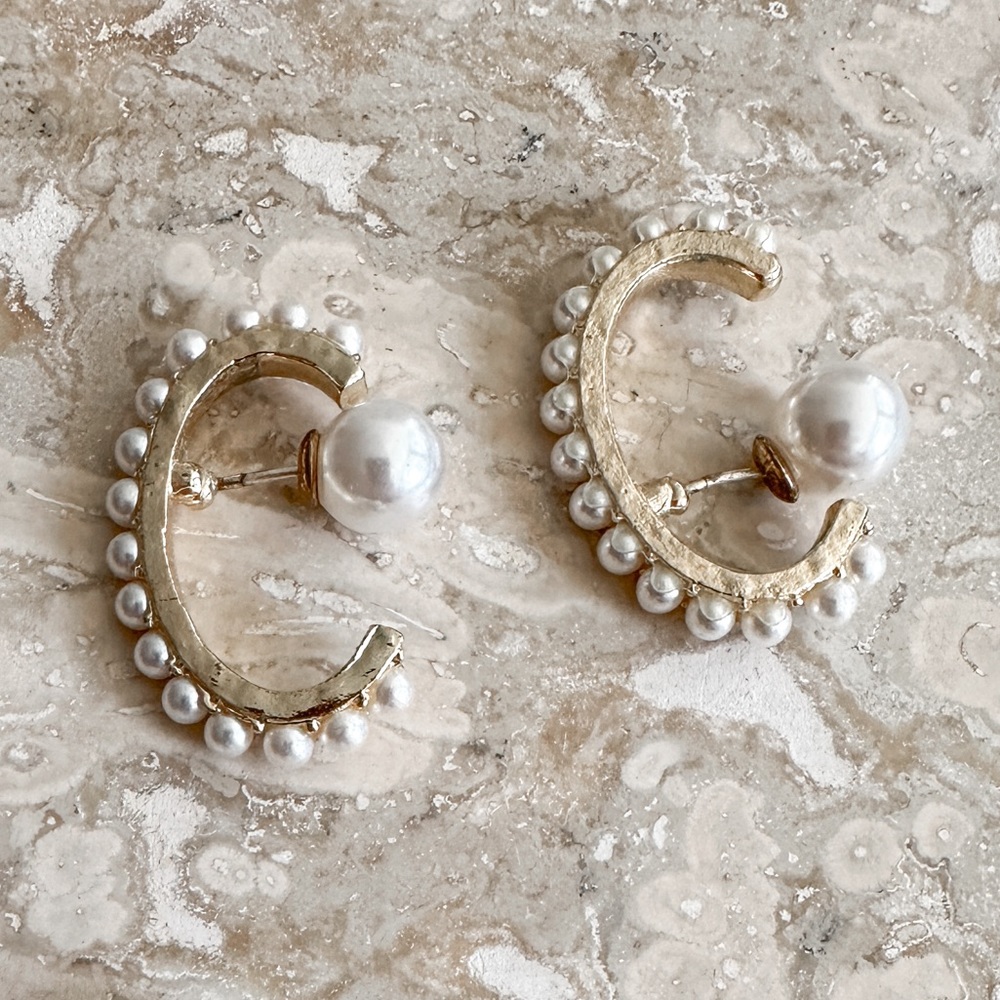 Pearl cuff earrings 1.25”‎